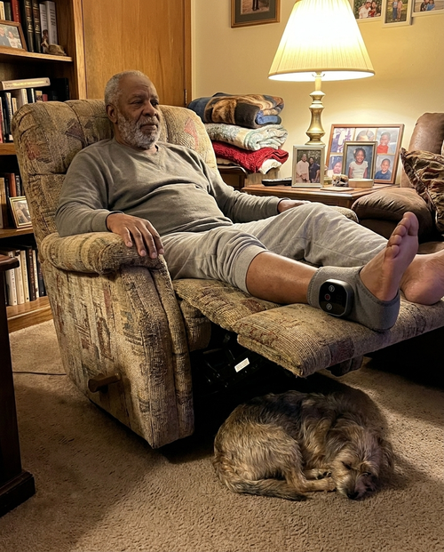 Customer photo, Tend wrap in a recliner